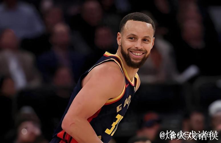 库里:斯潘塞能够持球组织,所以我首节也特意多次打无球 库里:斯潘塞能够持球组织,所以我首节也特意多次打无球