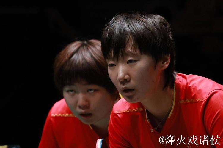 国乒双子星齐头并进！蒯曼4-2胜日本名将，总决赛女单4强已出其三