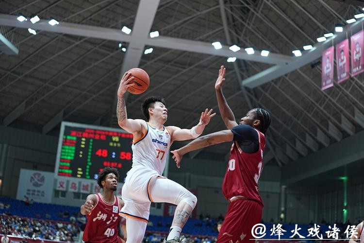 无缘五连胜,上海大鲨鱼客场惜败给浙江队 无缘五连胜,上海大鲨鱼客场惜败给浙江队